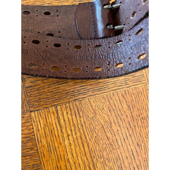 Leather laser cut belt with a brass buckle - Picture 3 of 3